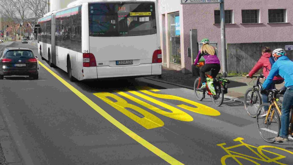 Rad- und Busspur auf dem Esslinger Altstadtring